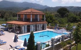 Makis Studios And Apartments