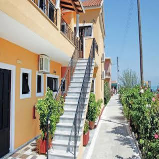 Makis Studios And Apartments Roda  Exterior photo